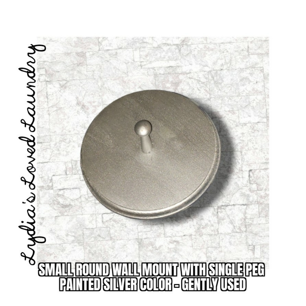 💥 5/$10 Small Round Wall Mount With Single Peg - Painted Silver